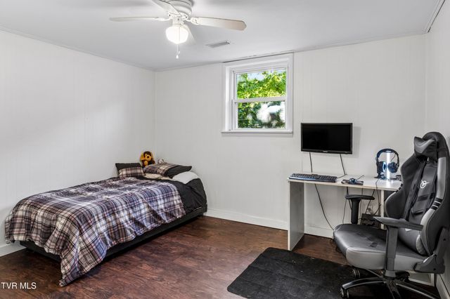 1715 Mcclellan Drive, Johnson City, TN 37604