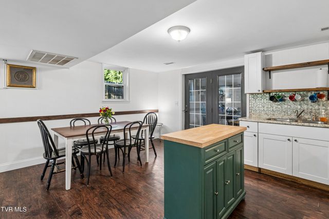 1715 Mcclellan Drive, Johnson City, TN 37604