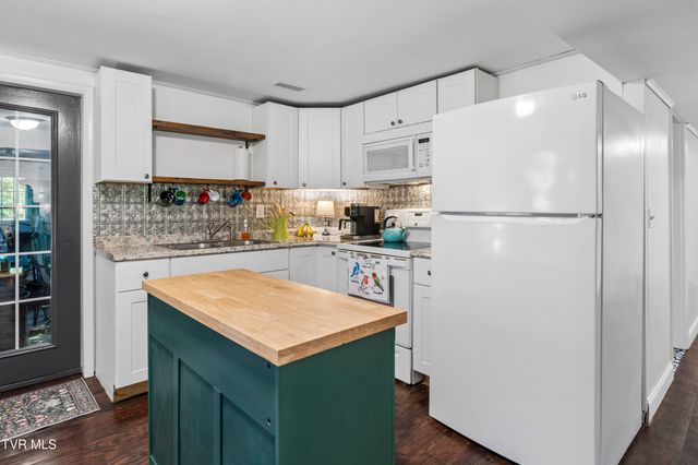 1715 Mcclellan Drive, Johnson City, TN 37604