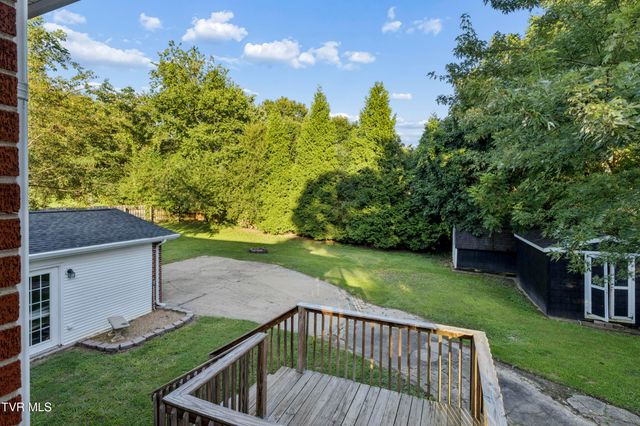 1715 Mcclellan Drive, Johnson City, TN 37604