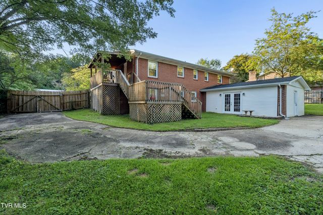 1715 Mcclellan Drive, Johnson City, TN 37604