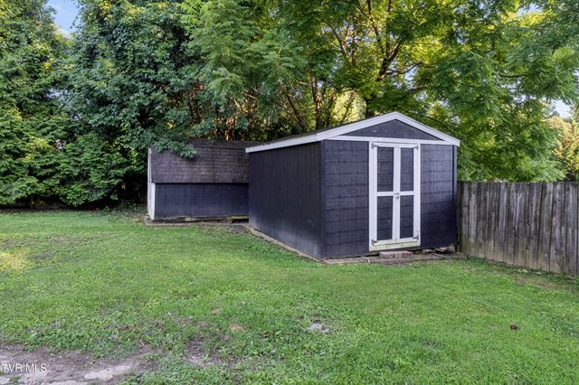 1715 Mcclellan Drive, Johnson City, TN 37604