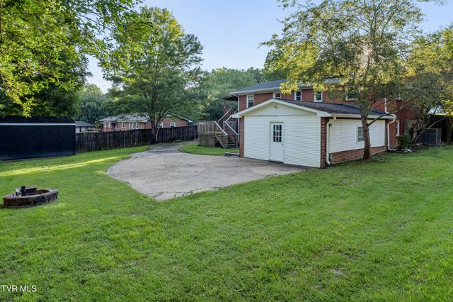1715 Mcclellan Drive, Johnson City, TN 37604