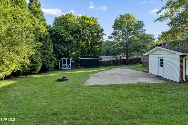 1715 Mcclellan Drive, Johnson City, TN 37604