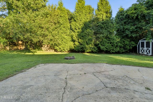 1715 Mcclellan Drive, Johnson City, TN 37604