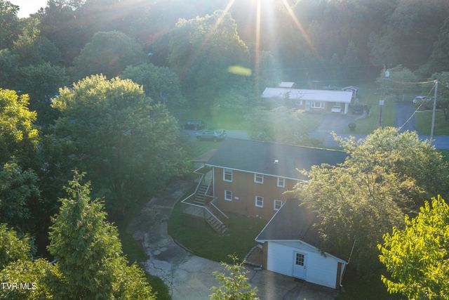 1715 Mcclellan Drive, Johnson City, TN 37604