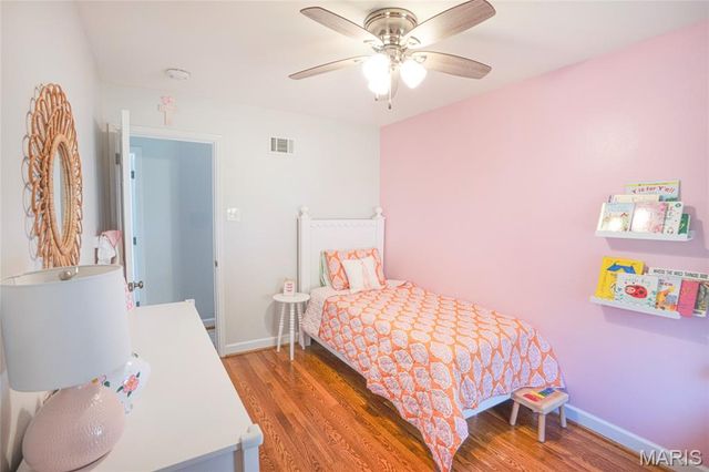 429 Forest Green Drive, St Louis, MO 63119