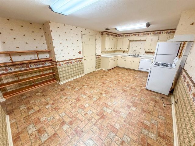 537 Saraland Avenue, Saraland, AL 36571