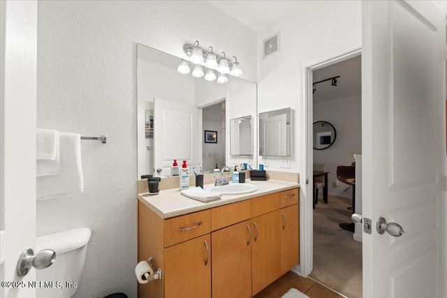 8290 GATE Parkway 123, Jacksonville, FL 32216