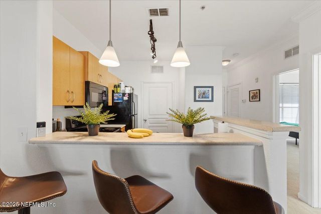 8290 GATE Parkway 123, Jacksonville, FL 32216