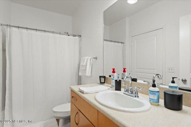 8290 GATE Parkway 123, Jacksonville, FL 32216