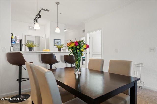 8290 GATE Parkway 123, Jacksonville, FL 32216