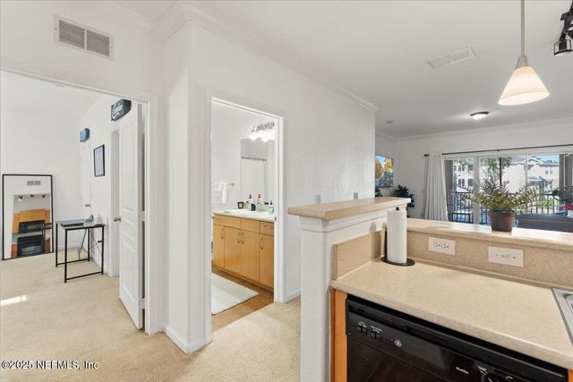 8290 GATE Parkway 123, Jacksonville, FL 32216