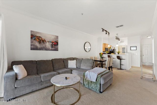 8290 GATE Parkway 123, Jacksonville, FL 32216