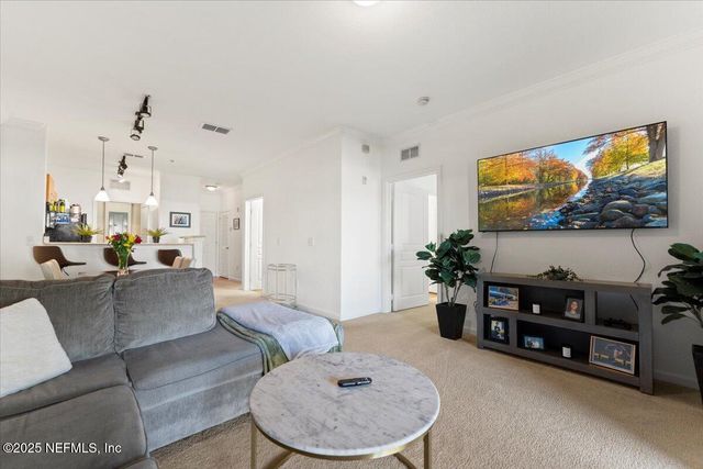 8290 GATE Parkway 123, Jacksonville, FL 32216