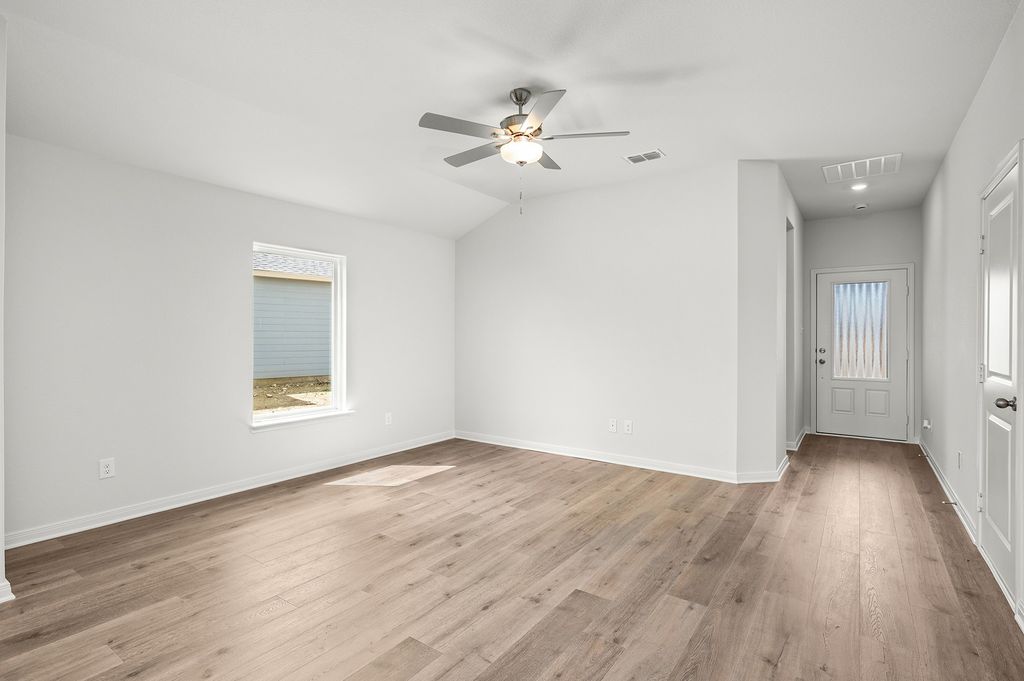 8324 White Wolf Trail, Ponder, TX 76259 — photo 2