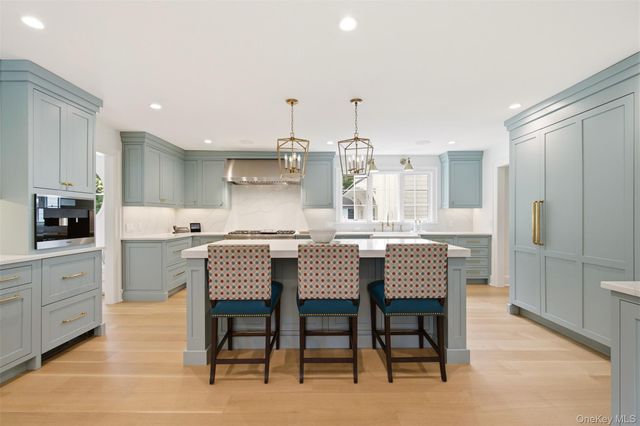 1920 Midlane, Muttontown, NY 11791