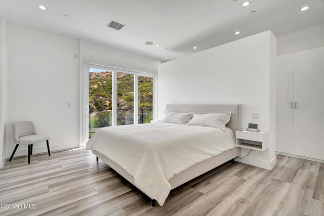 990 Alta Vista Road, Simi Valley, CA 93063