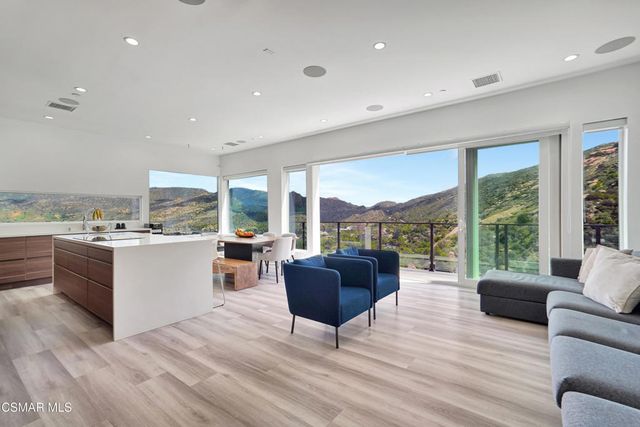 990 Alta Vista Road, Simi Valley, CA 93063