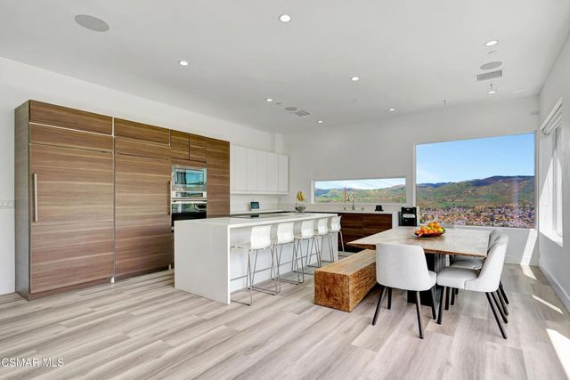 990 Alta Vista Road, Simi Valley, CA 93063