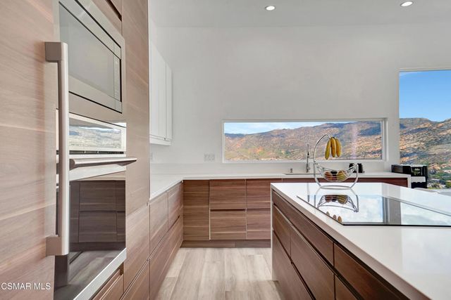 990 Alta Vista Road, Simi Valley, CA 93063