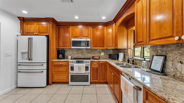 4216 FOREST HILLS DRIVE, Lakeland, FL 33813