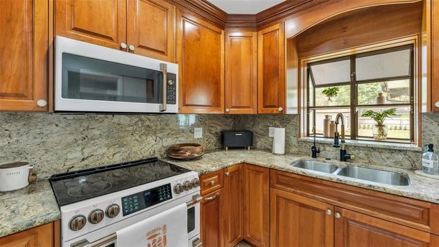 4216 FOREST HILLS DRIVE, Lakeland, FL 33813