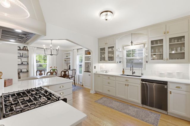 5225 Interlachen Boulevard, Edina, MN 55436