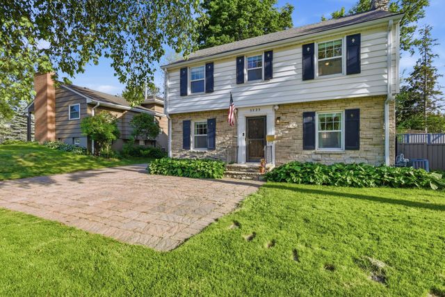 5225 Interlachen Boulevard, Edina, MN 55436