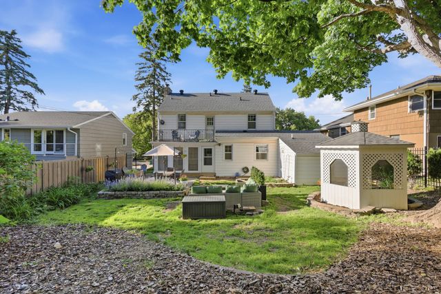 5225 Interlachen Boulevard, Edina, MN 55436