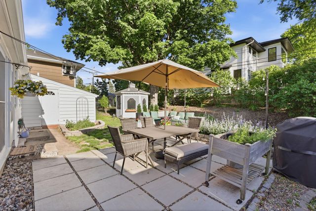 5225 Interlachen Boulevard, Edina, MN 55436