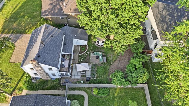 5225 Interlachen Boulevard, Edina, MN 55436