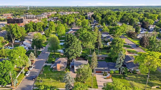 5225 Interlachen Boulevard, Edina, MN 55436