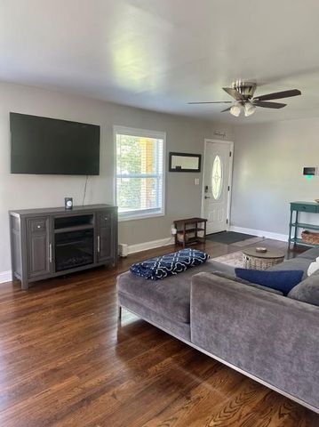 107 Dogwood Drive, Marietta, GA 30068