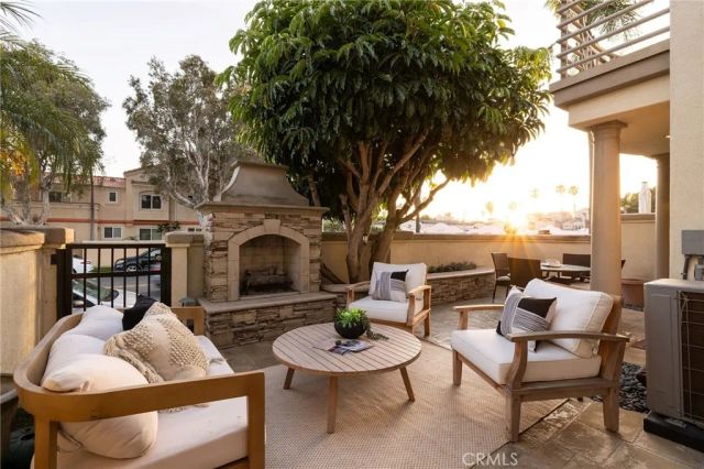 513 Pierside Circle, Huntington Beach, CA 92648