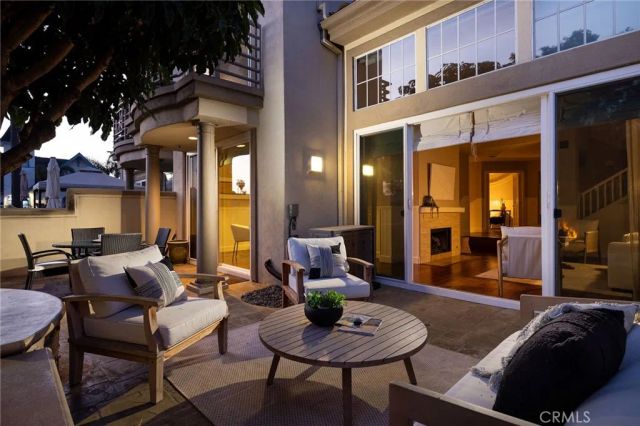 513 Pierside Circle, Huntington Beach, CA 92648