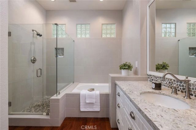 513 Pierside Circle, Huntington Beach, CA 92648