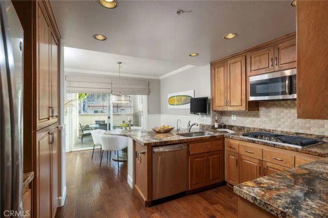 513 Pierside Circle, Huntington Beach, CA 92648