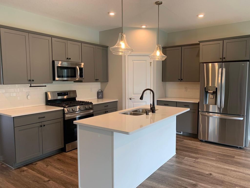 1248 100th Avenue NW, Coon Rapids, MN 55433
