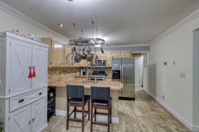 86 Albert Court, Monroe, NY 10950