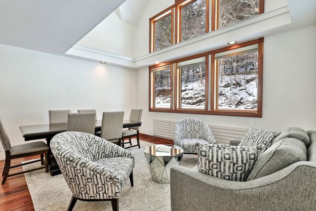 300 Route 121, Grafton, VT 05146