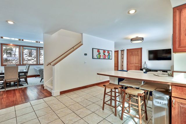 300 Route 121, Grafton, VT 05146