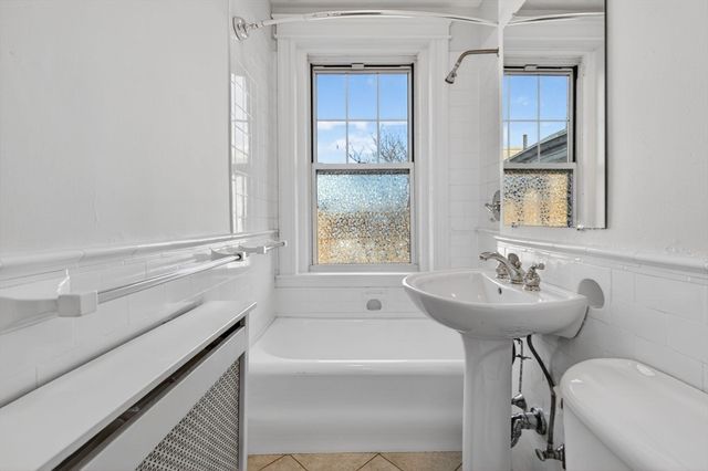 118 The Riverway 29, Boston, MA 02215