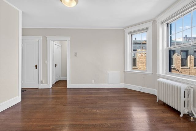 118 The Riverway 29, Boston, MA 02215