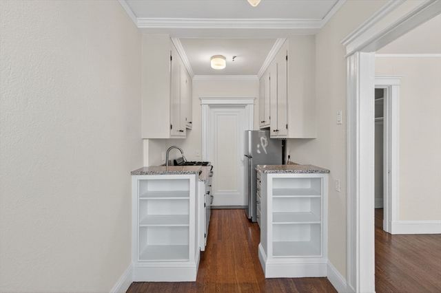 118 The Riverway 29, Boston, MA 02215