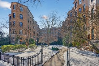 118 The Riverway 29, Boston, MA 02215