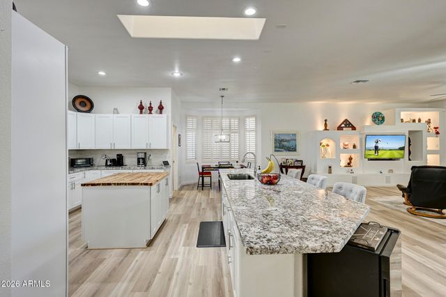 17929 W BUENA VISTA Drive, Surprise, AZ 85374