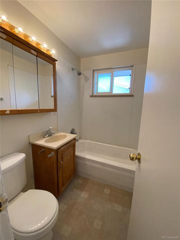 7375 W 3rd Avenue, Lakewood, CO 80226