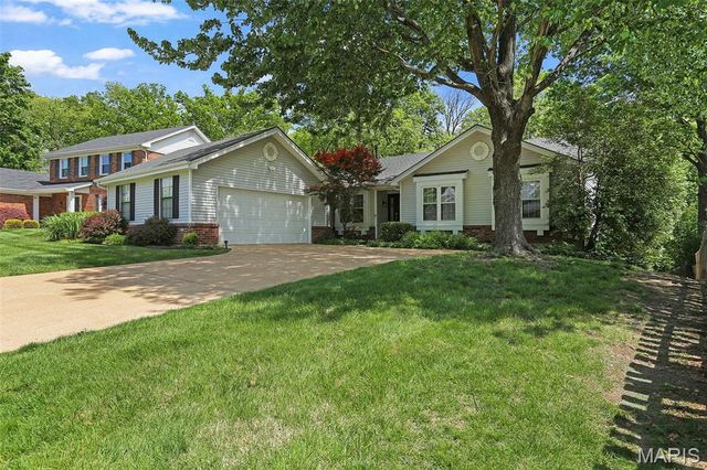 876 Sugar Hill Drive, Manchester, MO 63021