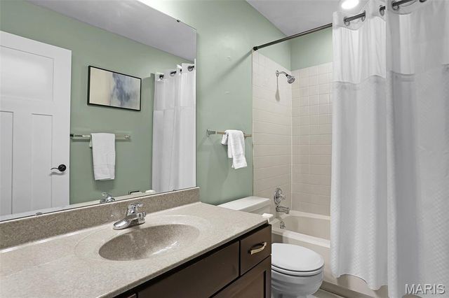 876 Sugar Hill Drive, Manchester, MO 63021